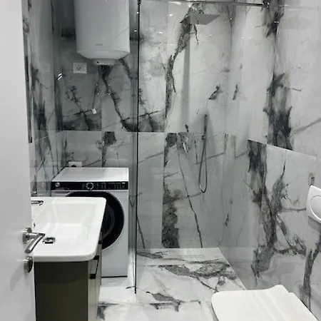 Modern Near Blloku Daire *