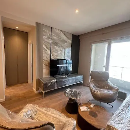 Modern Near Blloku Daire *