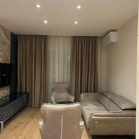 Modern Near Blloku Daire Tiran